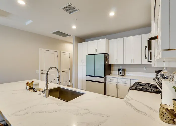 3 Mi To Havasu: W/ Mountain & View Holiday home
