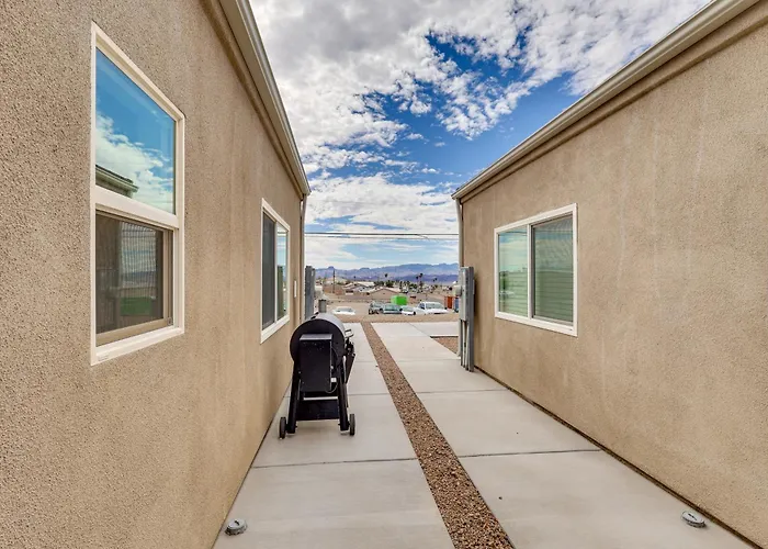 Holiday home 3 Mi To Havasu: W/ Mountain & View Lake Havasu City